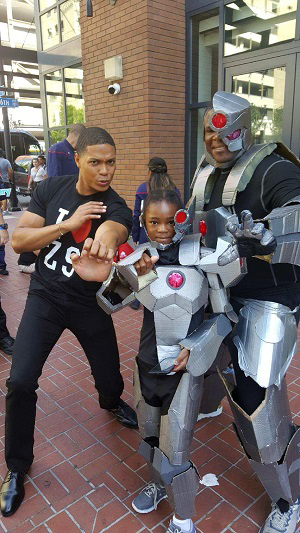 Donte Felder dressed as Cyborg at Comic Con event